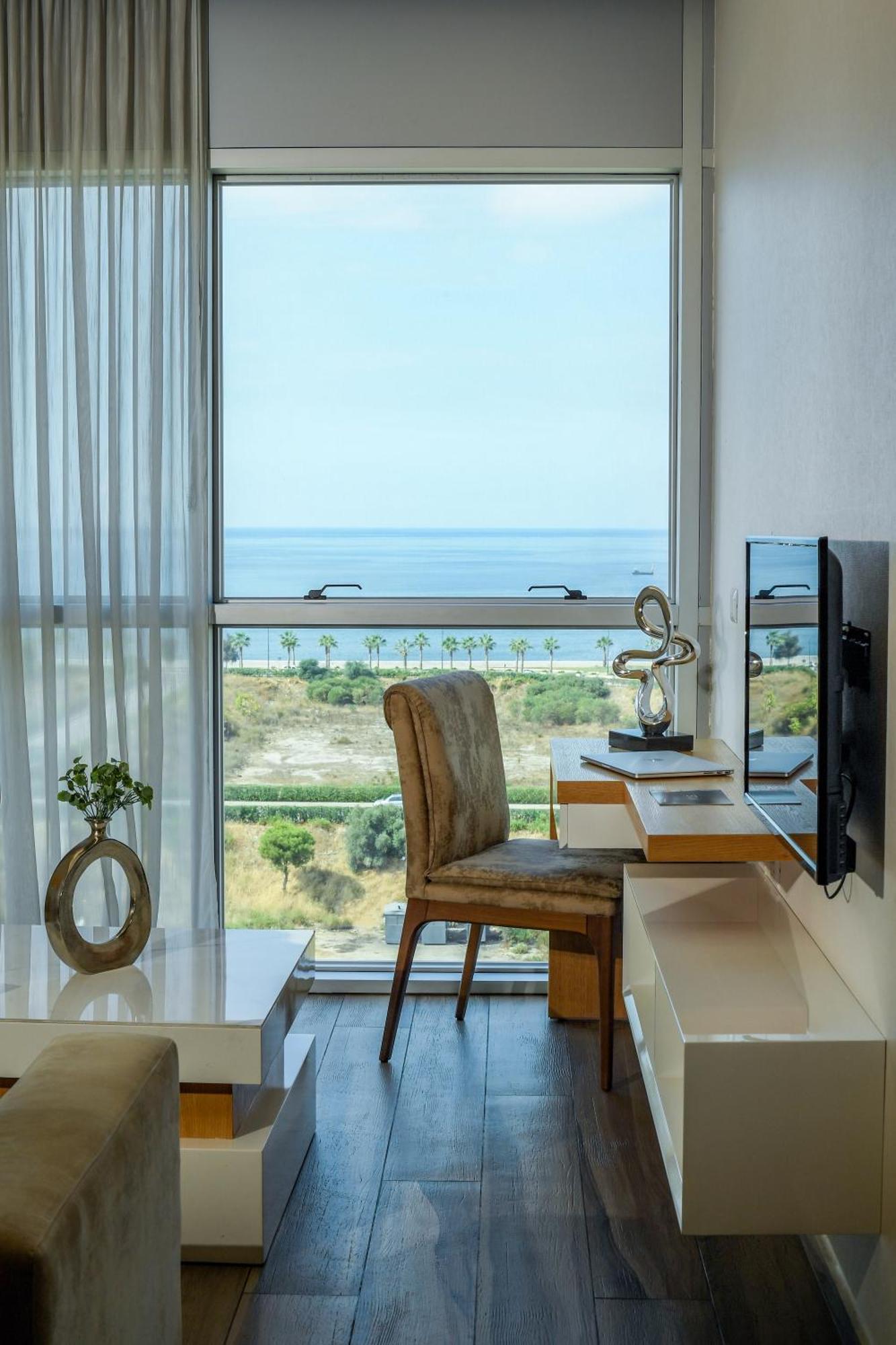 The Stay Furnished Apartments ดบาเยห์ ภายนอก รูปภาพ