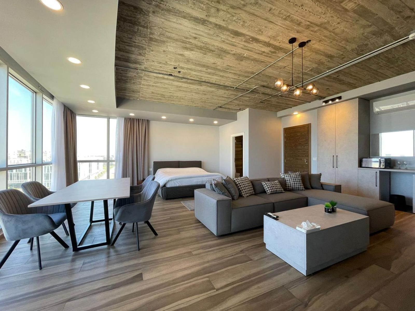 The Stay Furnished Apartments ดบาเยห์ ภายนอก รูปภาพ