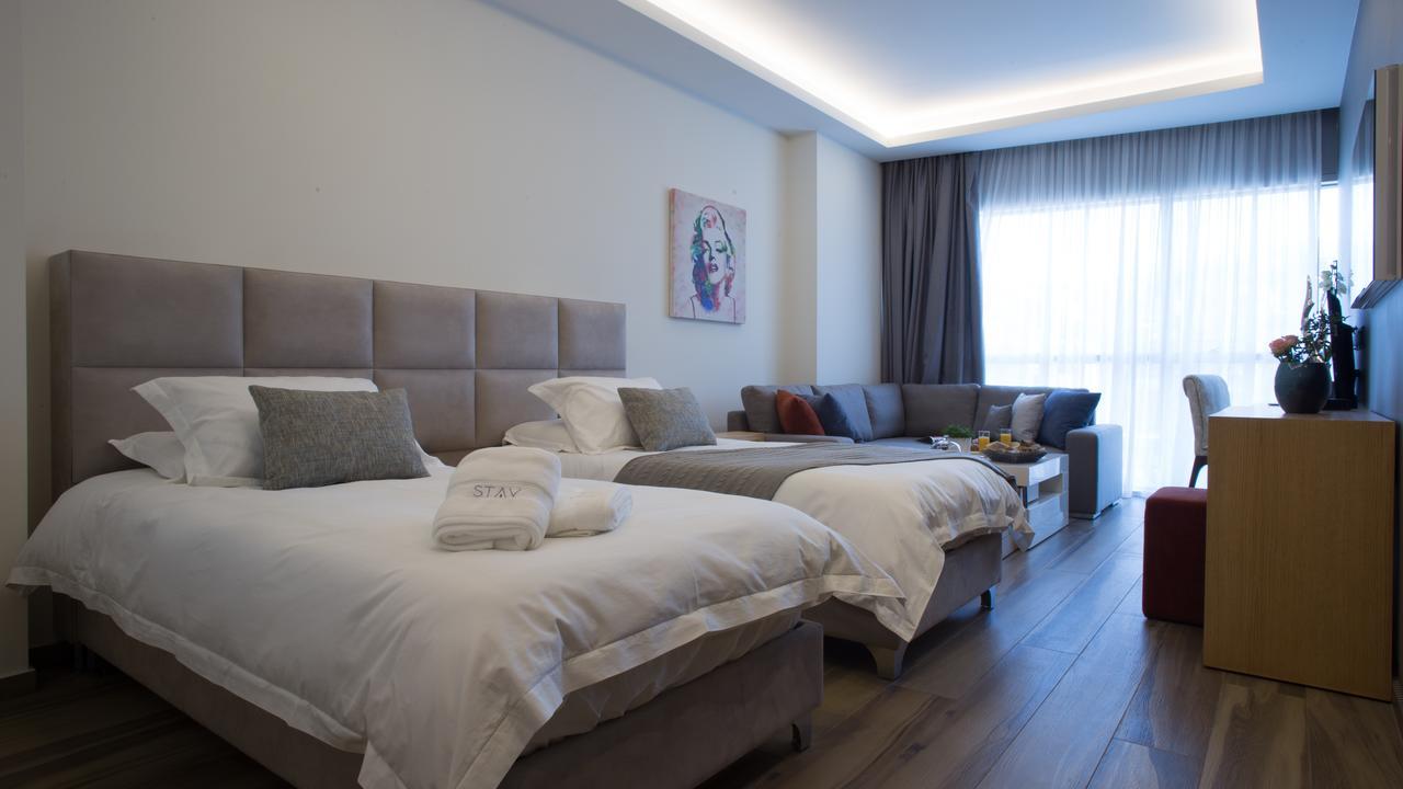 The Stay Furnished Apartments ดบาเยห์ ภายนอก รูปภาพ