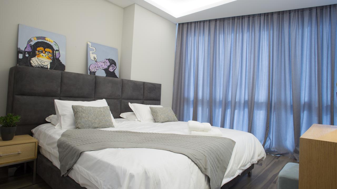 The Stay Furnished Apartments ดบาเยห์ ภายนอก รูปภาพ